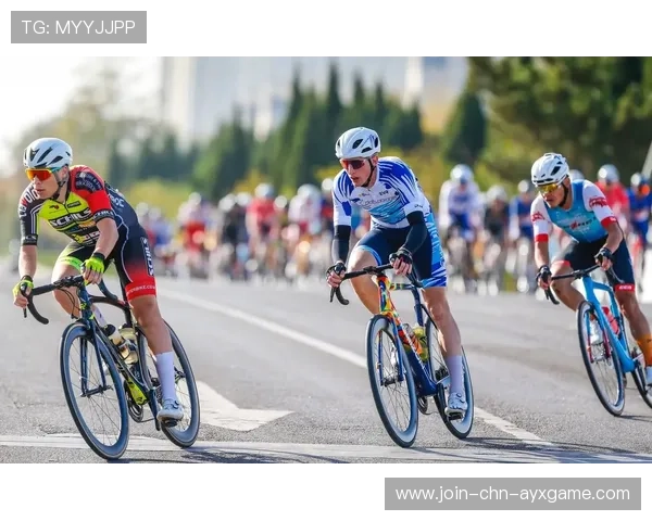 自行车队成功实施双人夹击战术 自行车队成功实施双人夹击战术