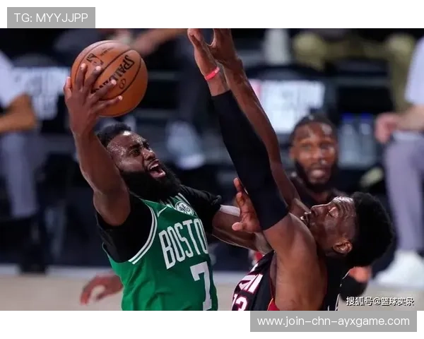 关键一投偏出,全队瘫坐在地 关键一投偏出,全队瘫坐在地