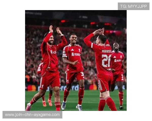 利物浦高位逼抢到位，中场直接形成反击