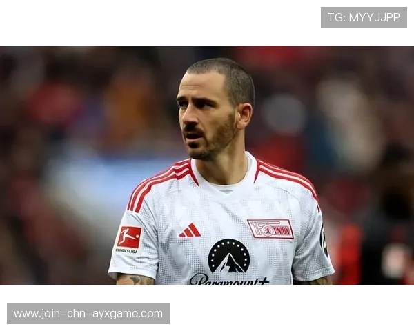 罗马曼奇尼倒地铲射惊险入网：一双鞋带来的胜利密码